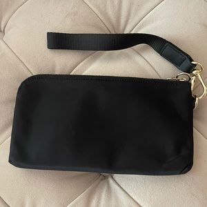 New and always pouch from lululemon. Pre loved.